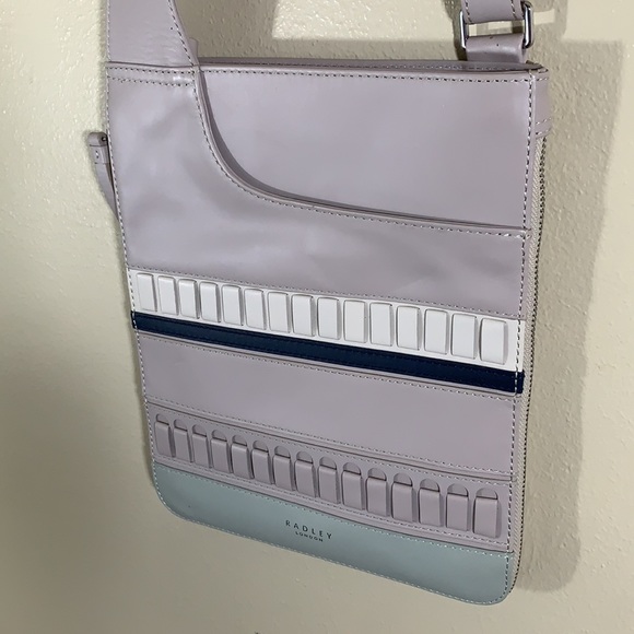 Radley London Crossbody Bag - Picture 3 of 8